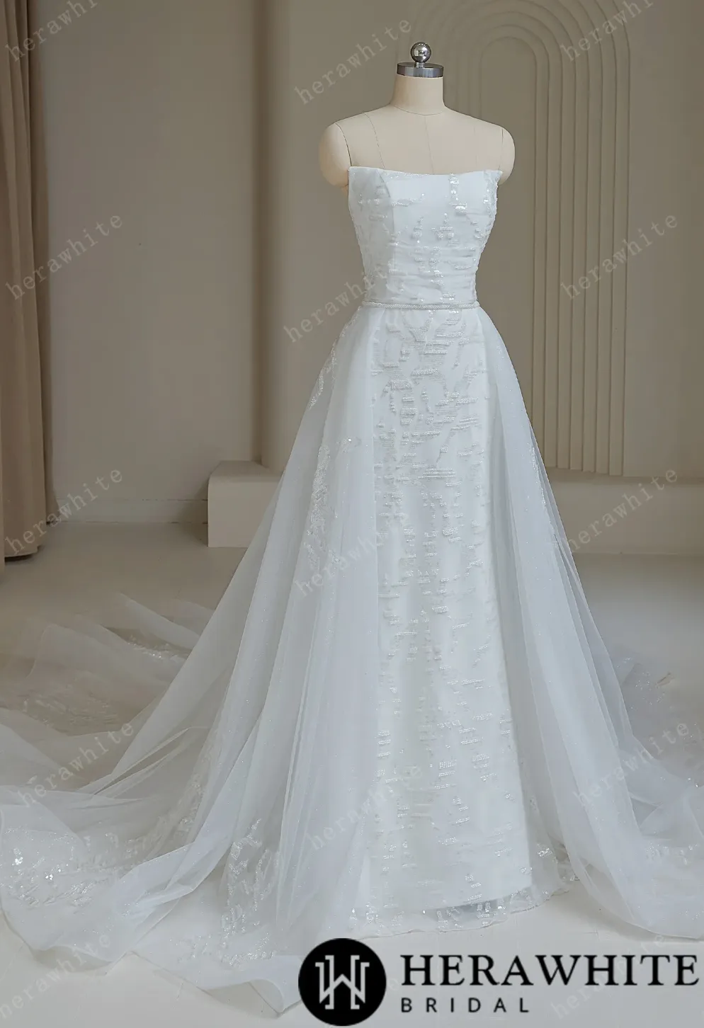 Elegant Sequined Wedding Dress With Detachable Train