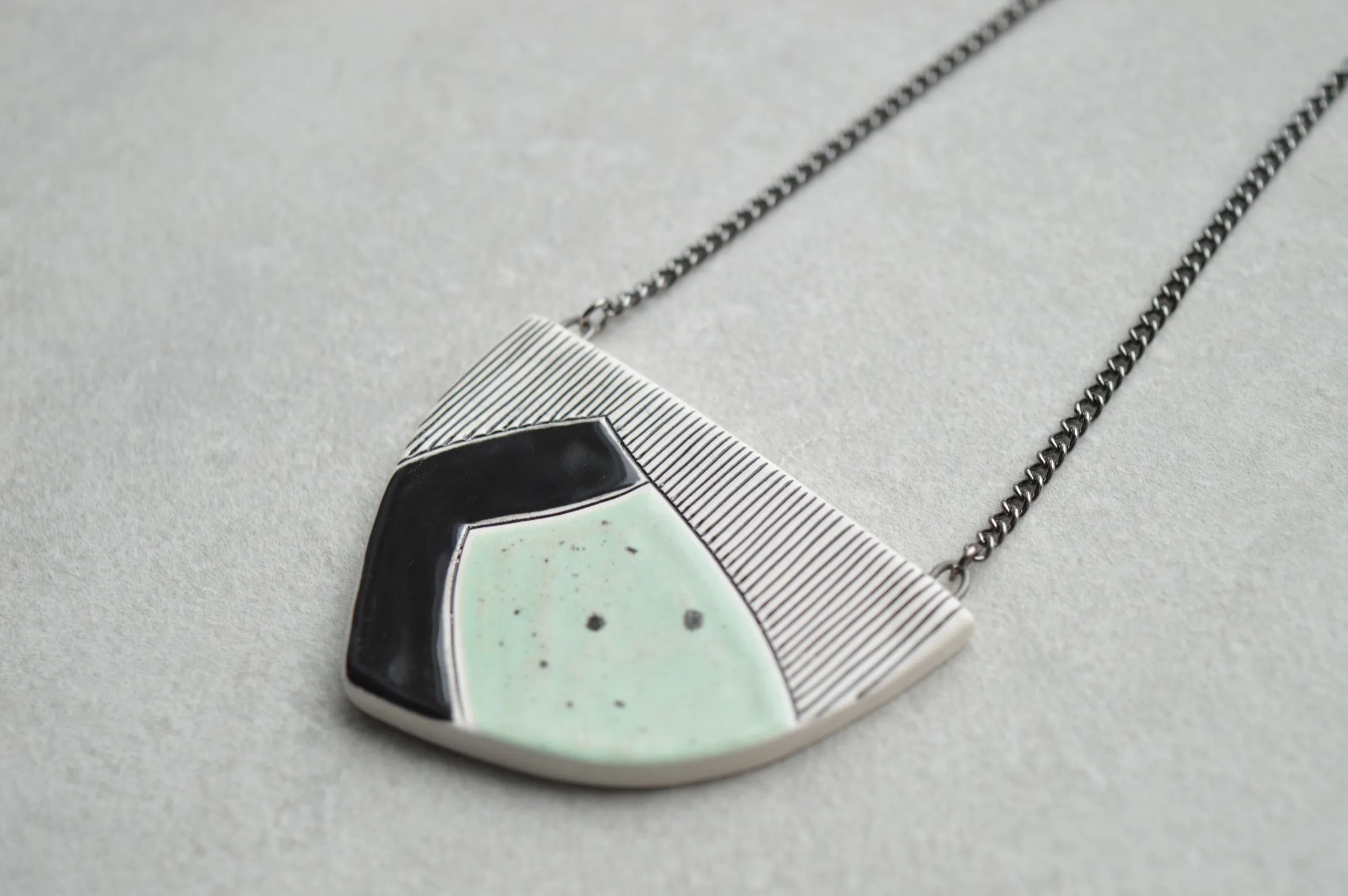 Long pendant necklace - Mint green