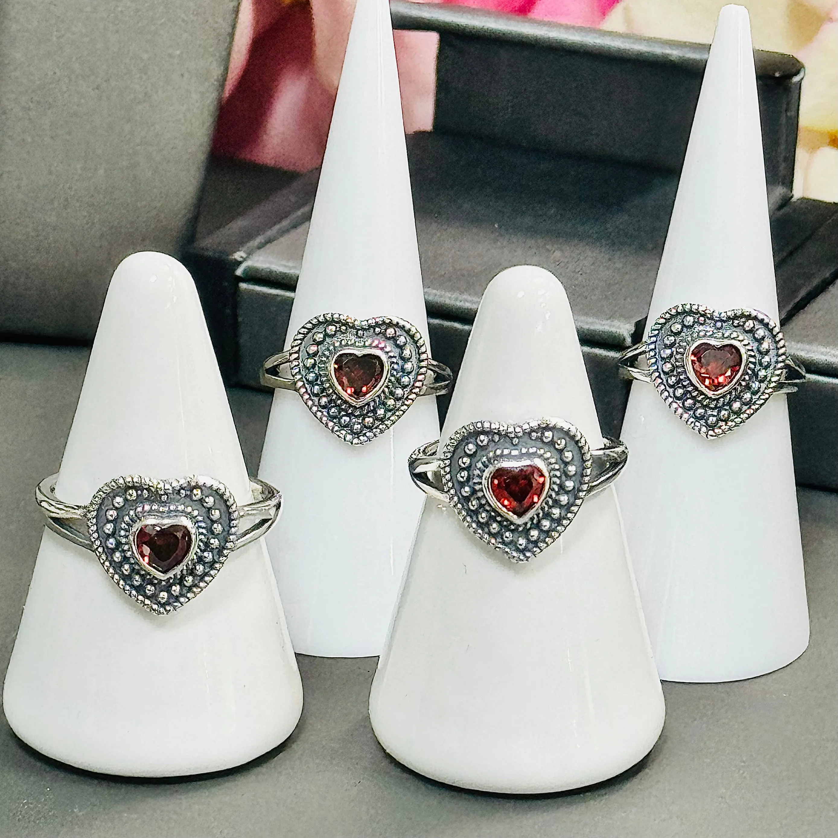 R4 Red Center Heart Ring