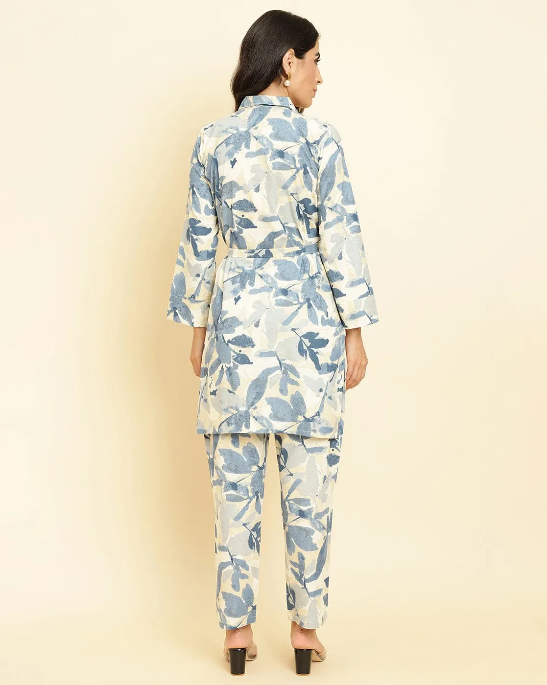 Varanga Women Off White &Blue Floral Printed Straight Kurta Paired With Tonal Printed Bottom